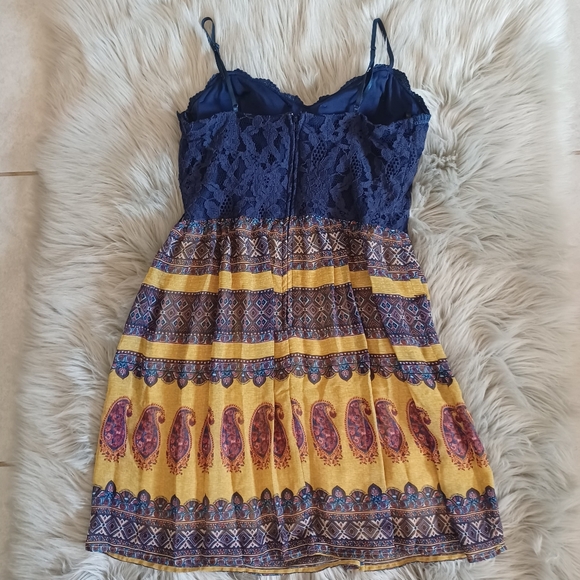 City Triangles Blue and Yellow Paisley Lace Midi Sundress Size 11J - Picture 4 of 7
